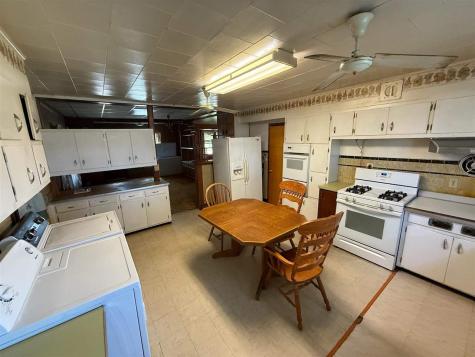 708 E Pleasant Valley Street Sigourney IA 52591