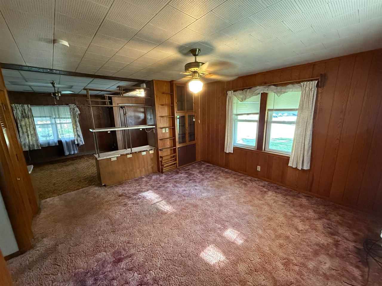 708 E Pleasant Valley Street Sigourney IA 52591