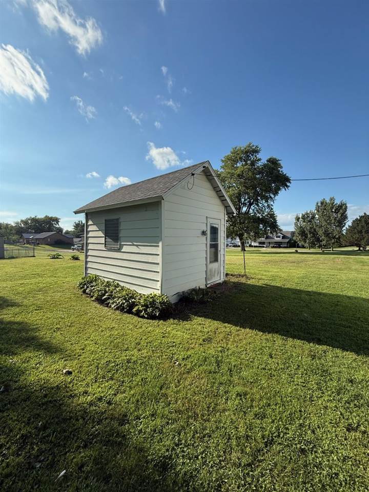708 E Pleasant Valley Street Sigourney IA 52591