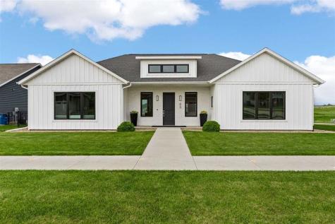 815 16th Avenue SW Mt Vernon IA 52314