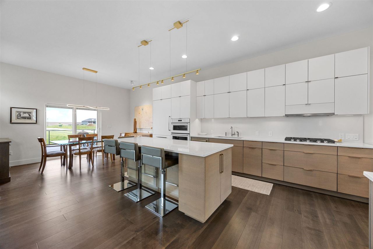 815 16th Avenue SW Mt Vernon IA 52314