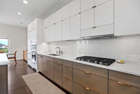 815 16th Avenue SW Mt Vernon IA 52314