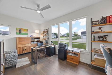 815 16th Avenue SW Mt Vernon IA 52314