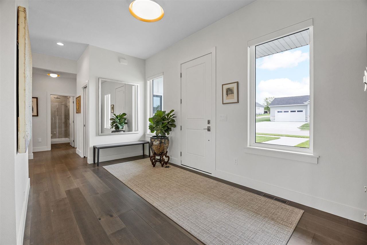 815 16th Avenue SW Mt Vernon IA 52314