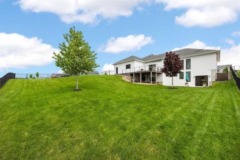 815 16th Avenue SW Mt Vernon IA 52314