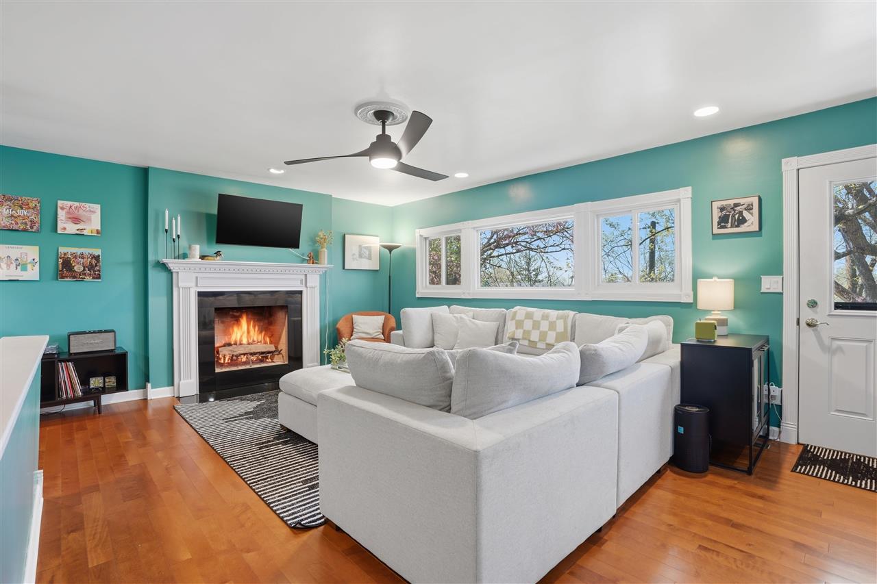 415 Woodridge Avenue Iowa City IA 52245