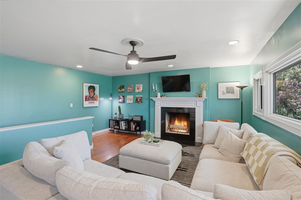 415 Woodridge Avenue Iowa City IA 52245