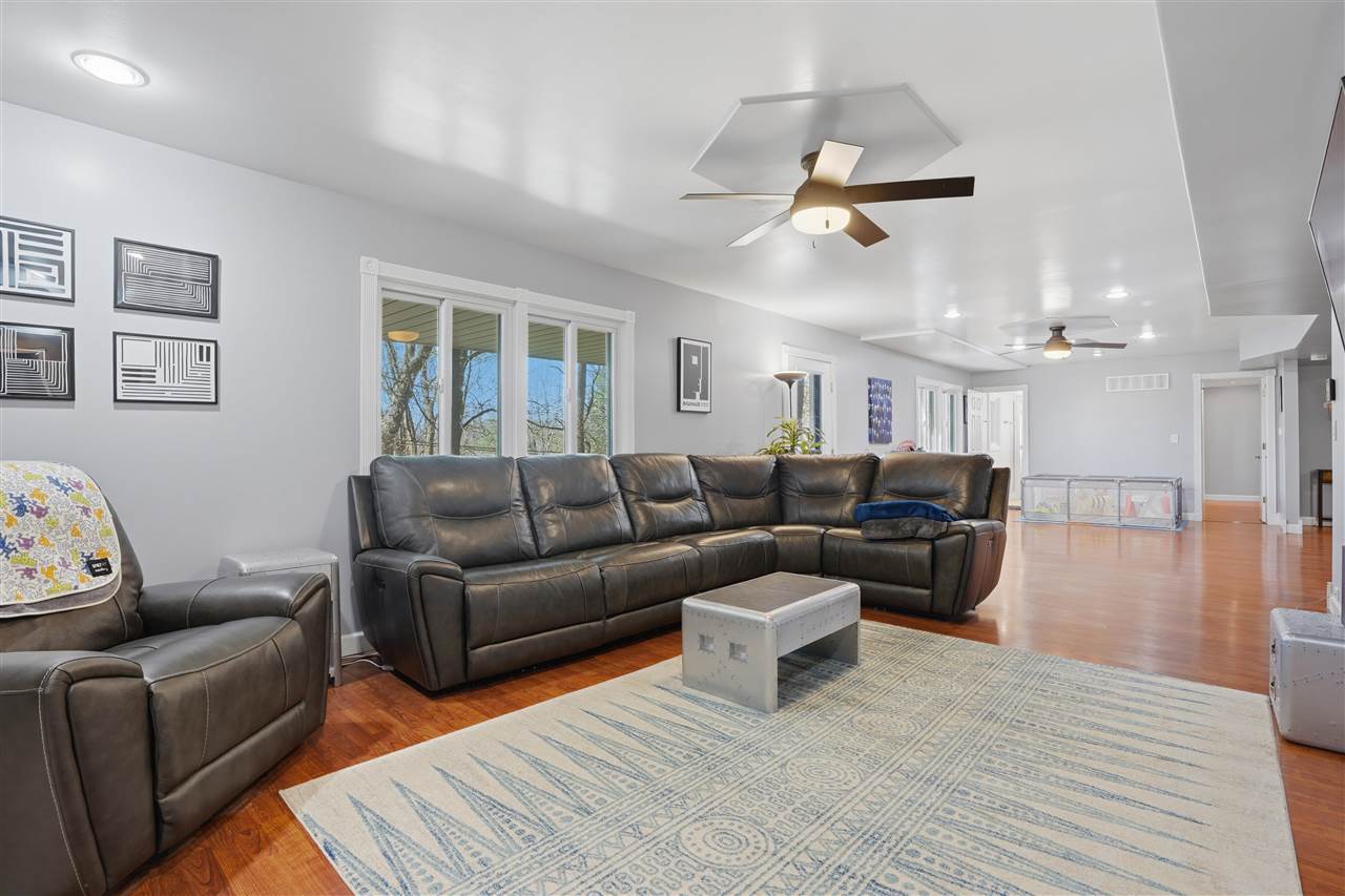 415 Woodridge Avenue Iowa City IA 52245