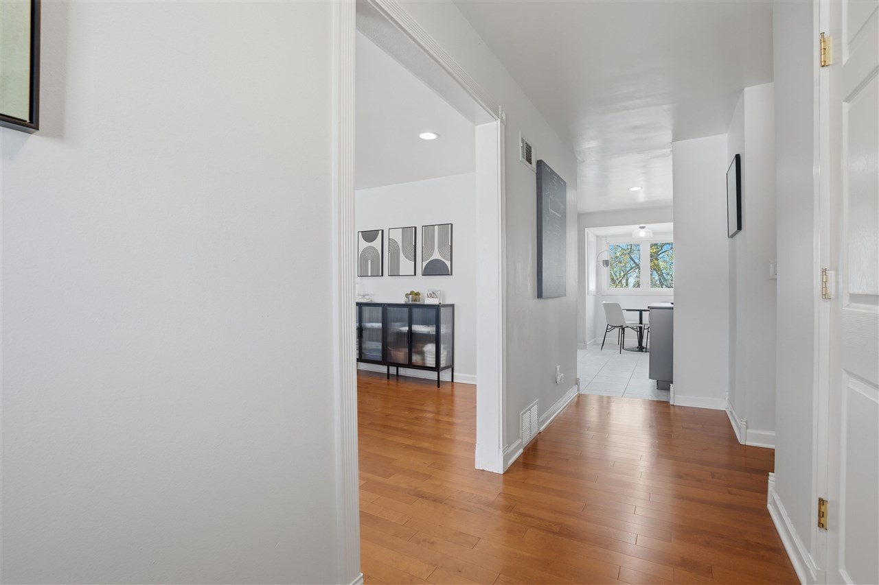 415 Woodridge Avenue Iowa City IA 52245
