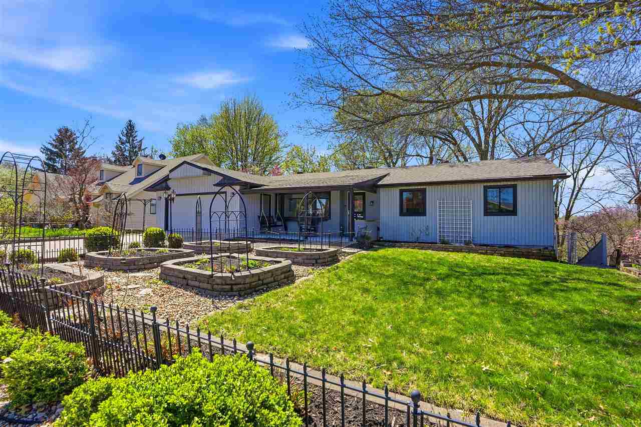 415 Woodridge Avenue Iowa City IA 52245
