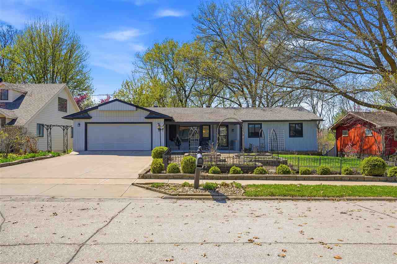 415 Woodridge Avenue Iowa City IA 52245