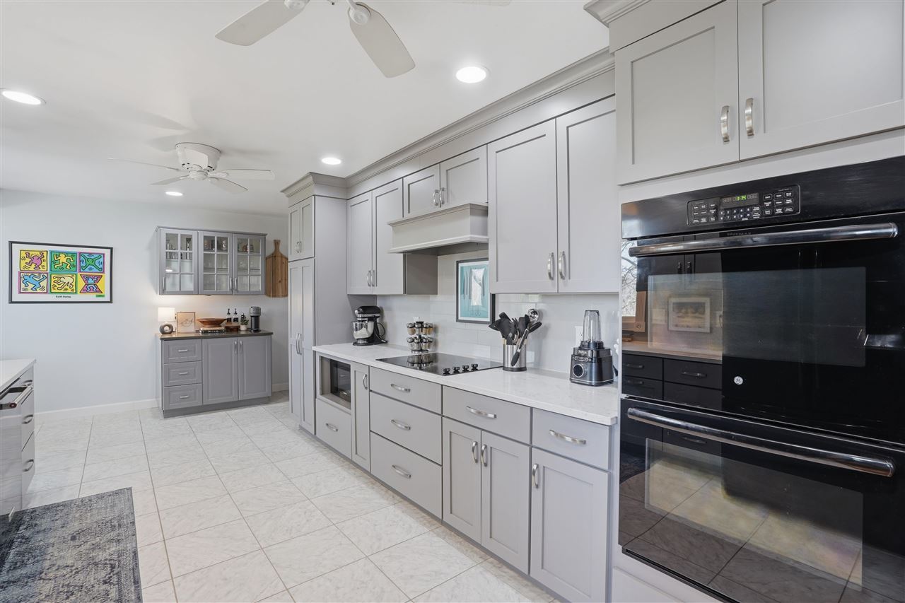 415 Woodridge Avenue Iowa City IA 52245