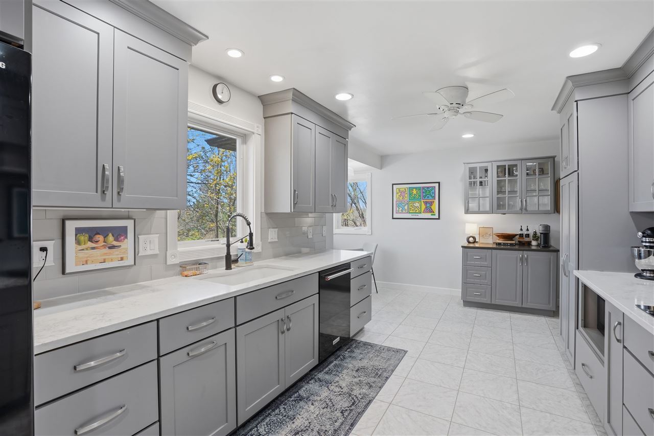 415 Woodridge Avenue Iowa City IA 52245