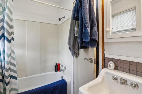 727 N Dodge Street Iowa City IA 52245