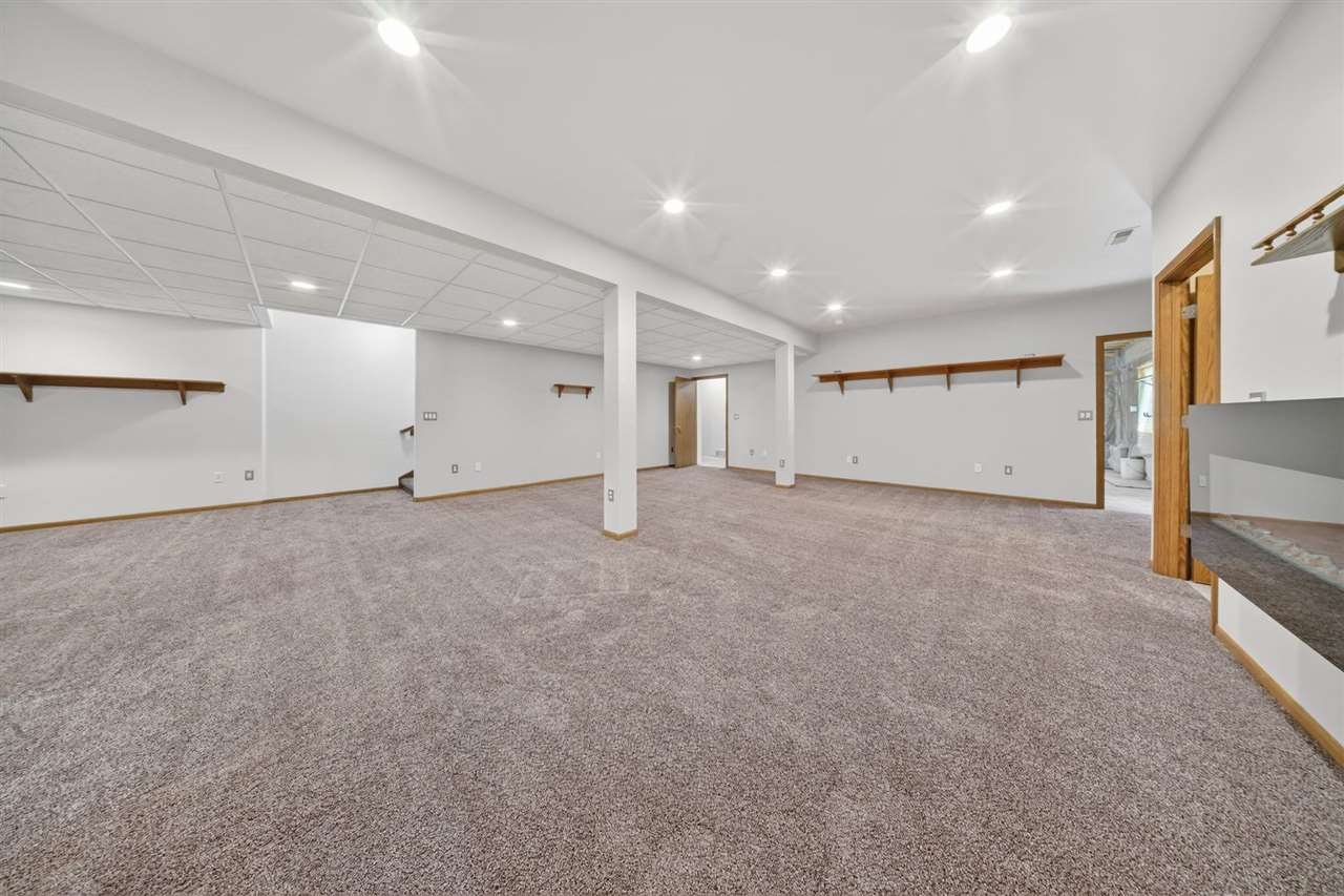1264 Ivan Lane West Liberty IA 52776