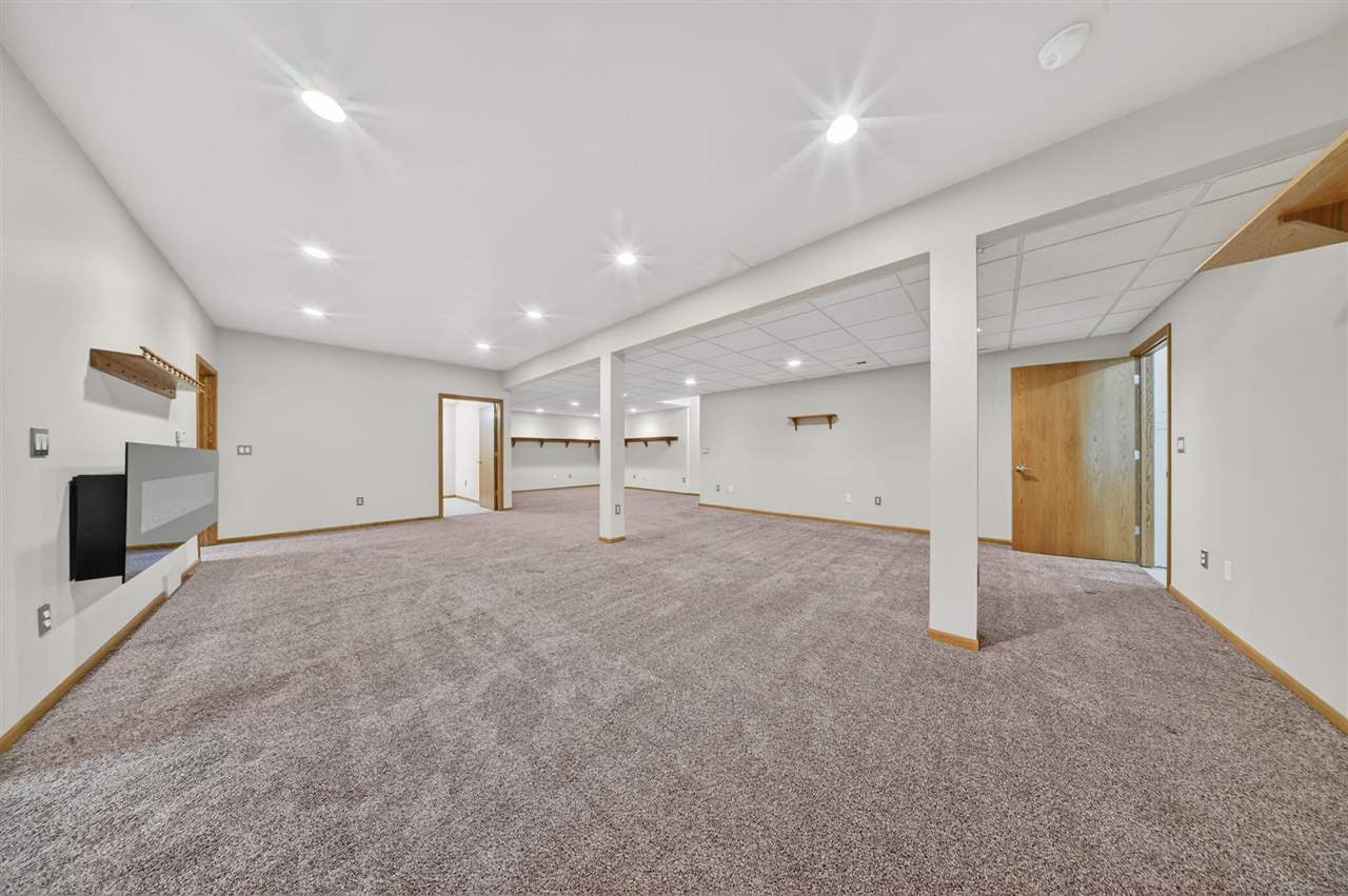 1264 Ivan Lane West Liberty IA 52776