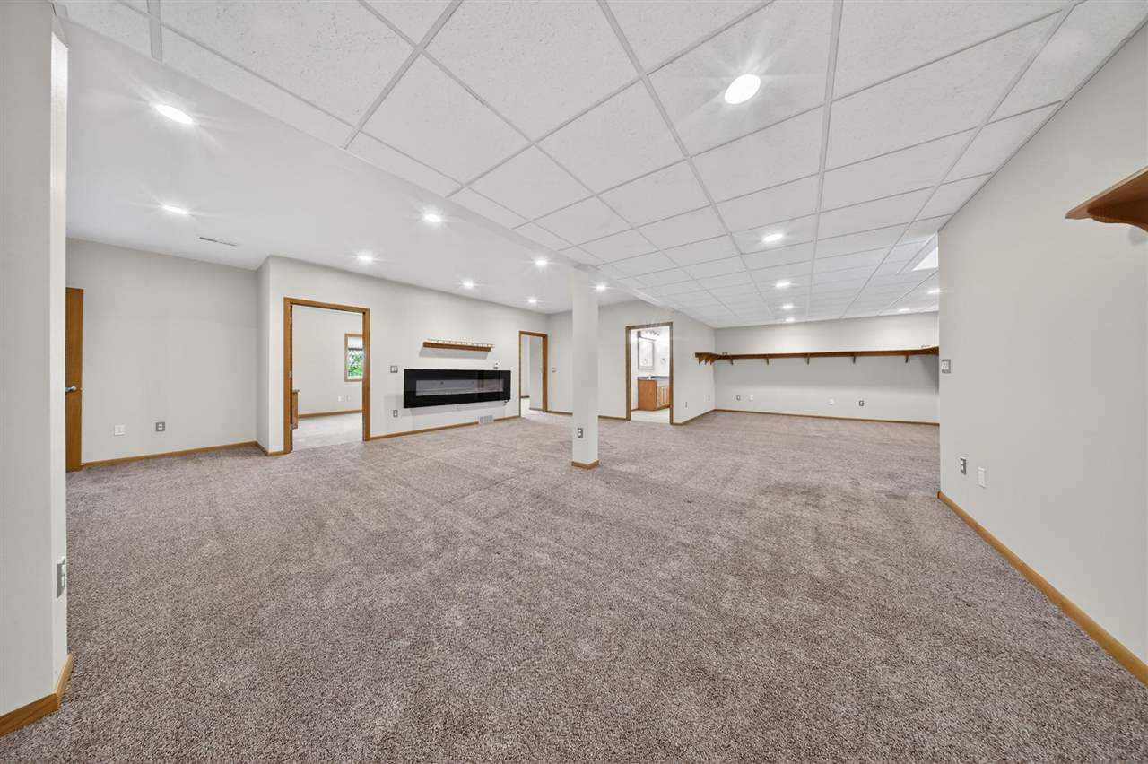 1264 Ivan Lane West Liberty IA 52776