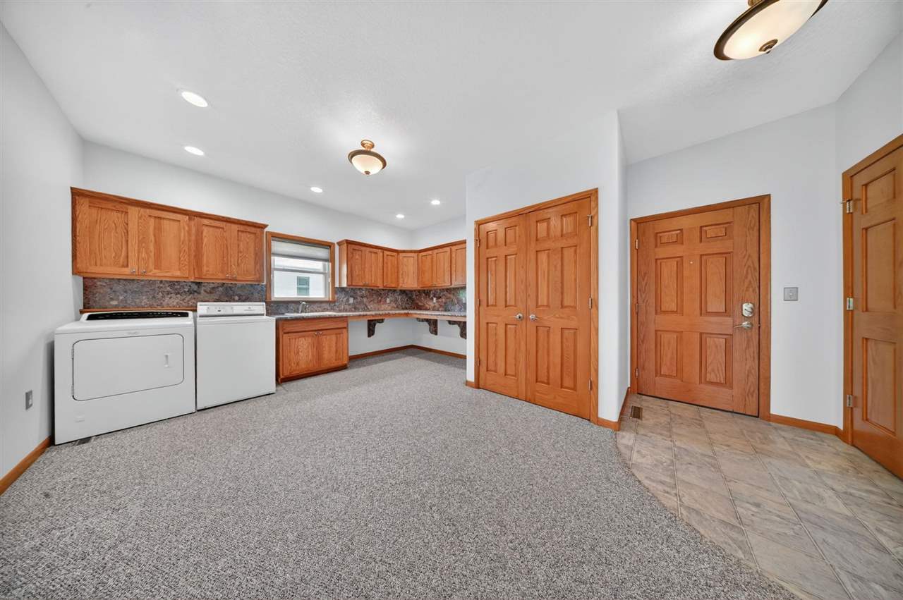 1264 Ivan Lane West Liberty IA 52776