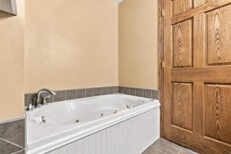 715 14th Street Kalona IA 52247