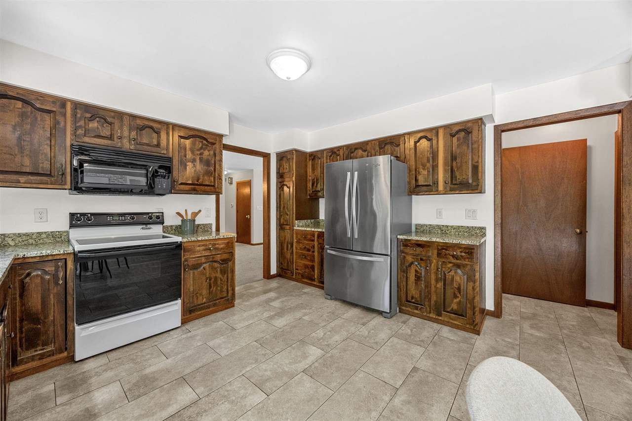 7 West View Acres NE Iowa City IA 52240