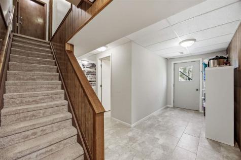7 West View Acres NE Iowa City IA 52240