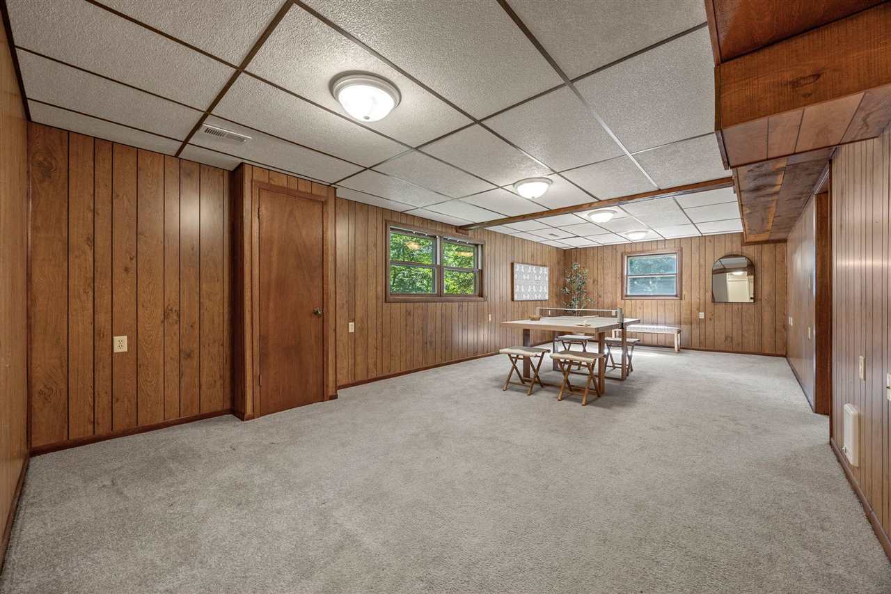 7 West View Acres NE Iowa City IA 52240
