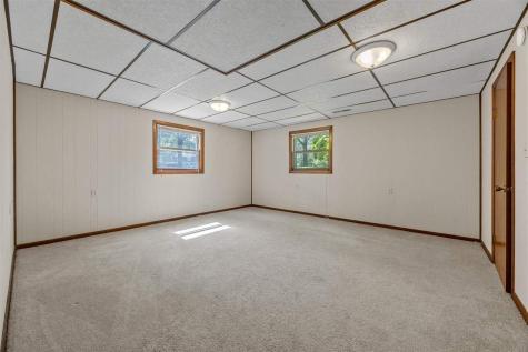 7 West View Acres NE Iowa City IA 52240