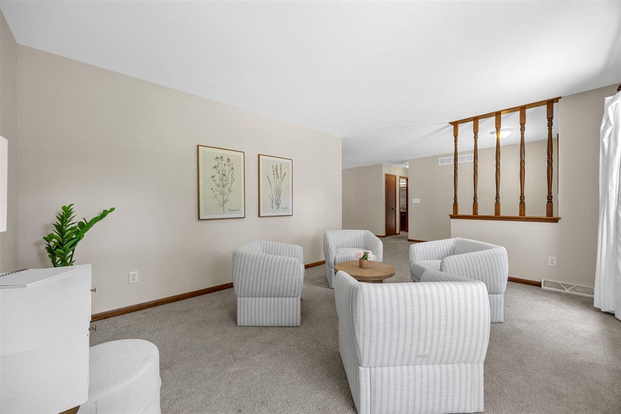 7 West View Acres NE Iowa City IA 52240