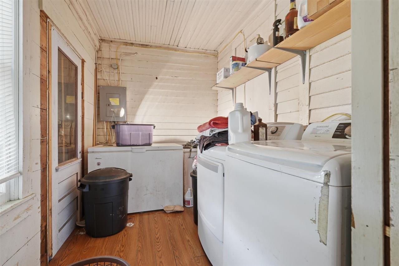201 S Smith Street Olds IA 52647