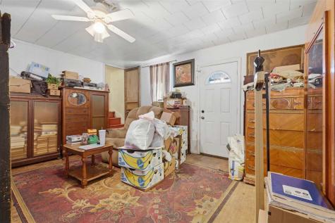 201 S Smith Street Olds IA 52647