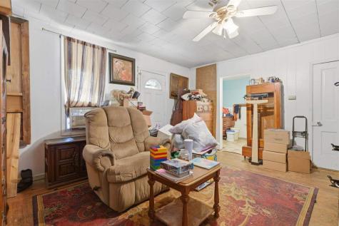 201 S Smith Street Olds IA 52647