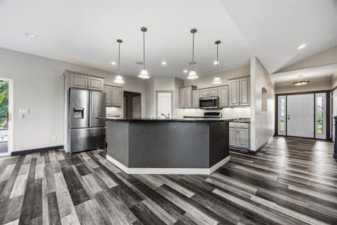 426 Prairie View Drive Fairfax IA 52228