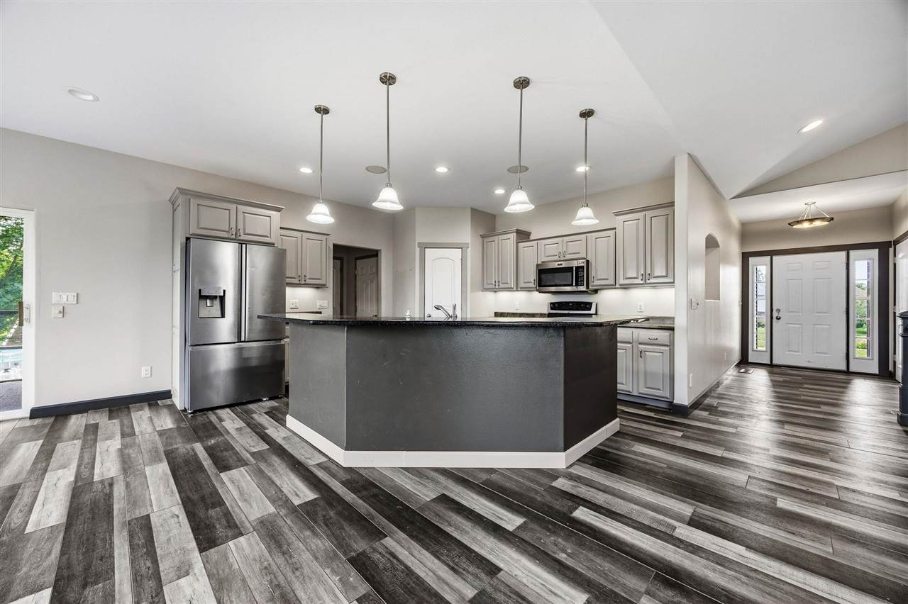 426 Prairie View Drive Fairfax IA 52228