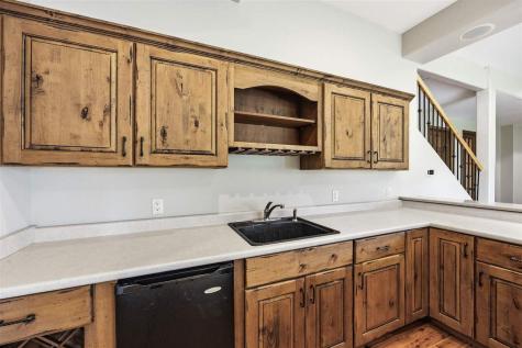 426 Prairie View Drive Fairfax IA 52228