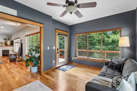 1685 Redbud Circle North Liberty IA 52317