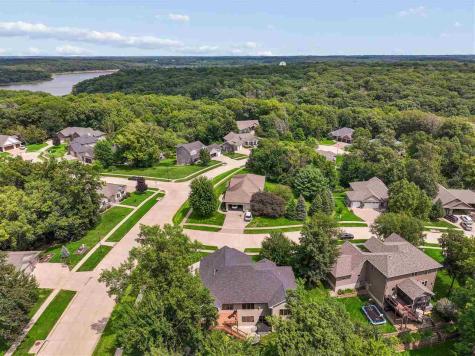 1685 Redbud Circle North Liberty IA 52317