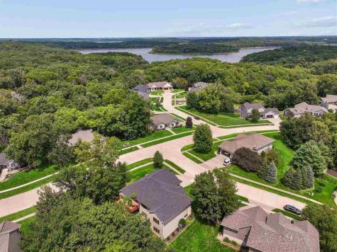 1685 Redbud Circle North Liberty IA 52317