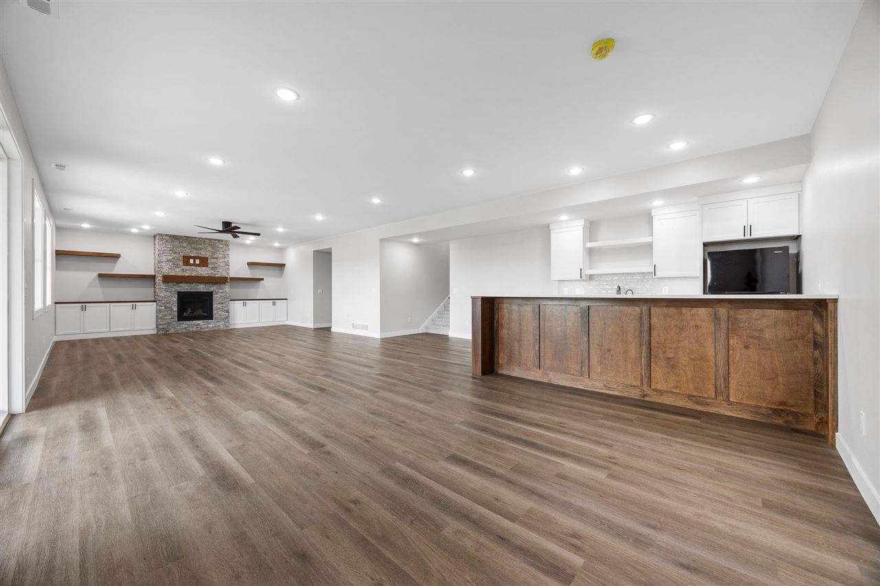 652 Rock Ridge Road Tiffin IA 52340