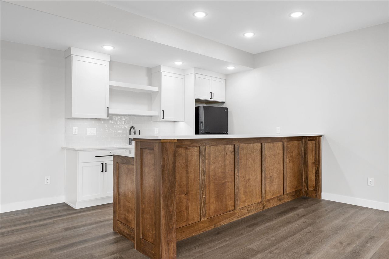 652 Rock Ridge Road Tiffin IA 52340