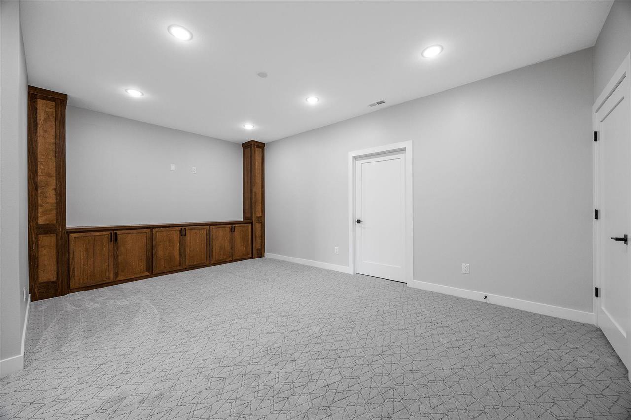 652 Rock Ridge Road Tiffin IA 52340