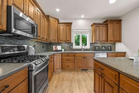 1008 Tamarack Trail Iowa City IA 52245