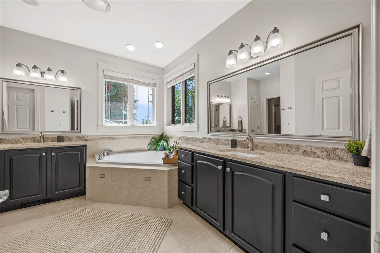 1008 Tamarack Trail Iowa City IA 52245