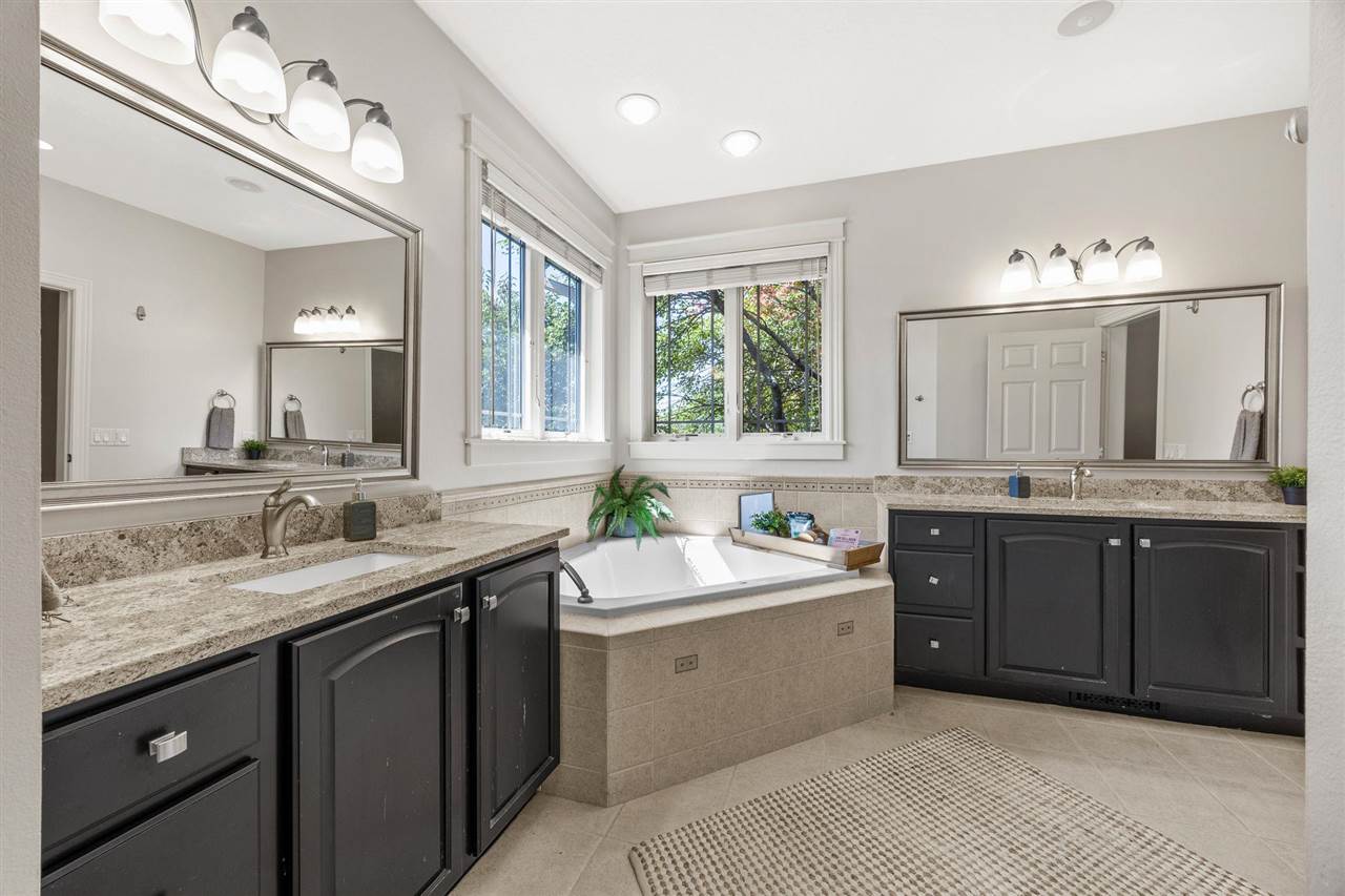 1008 Tamarack Trail Iowa City IA 52245
