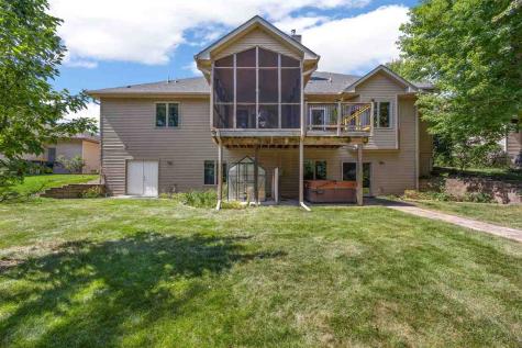 1008 Tamarack Trail Iowa City IA 52245