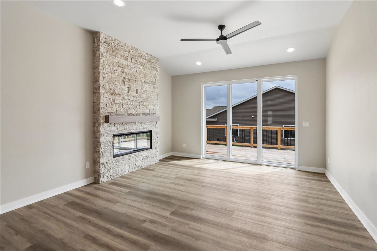 1003 Highland Trail Solon IA 52333
