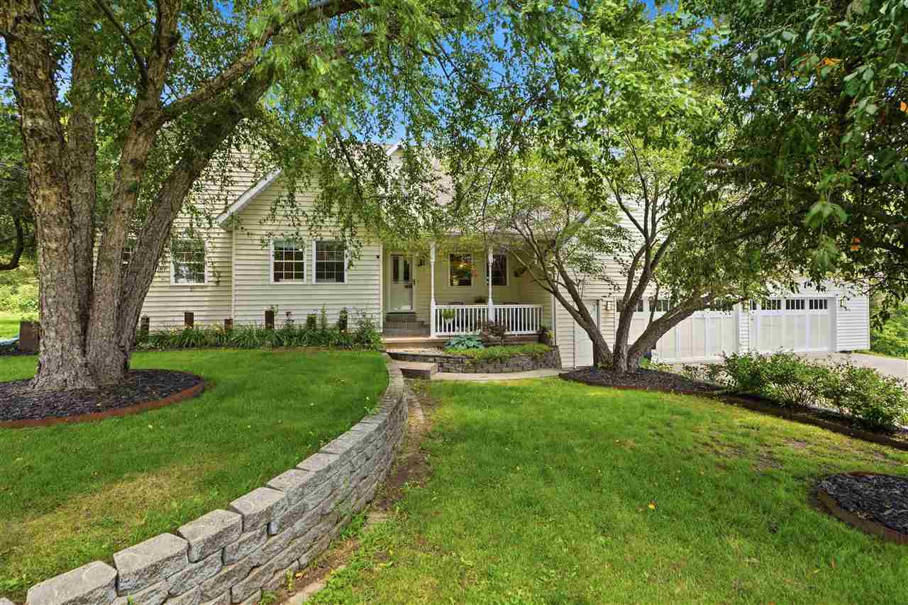 2484 Robbins Court Washington IA 52353