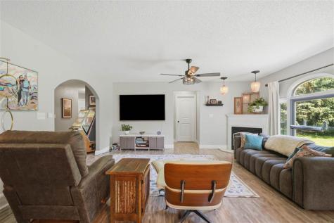 2484 Robbins Court Washington IA 52353