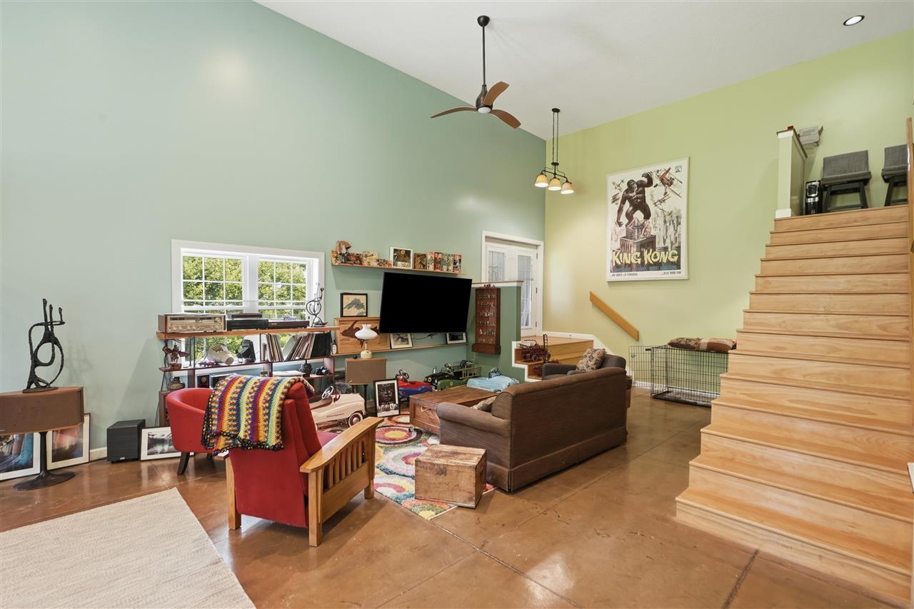 2484 Robbins Court Washington IA 52353