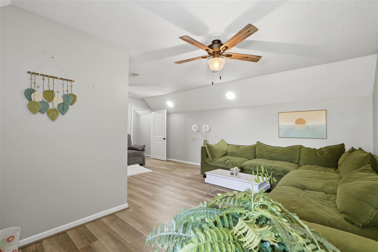 2484 Robbins Court Washington IA 52353