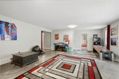 2484 Robbins Court Washington IA 52353